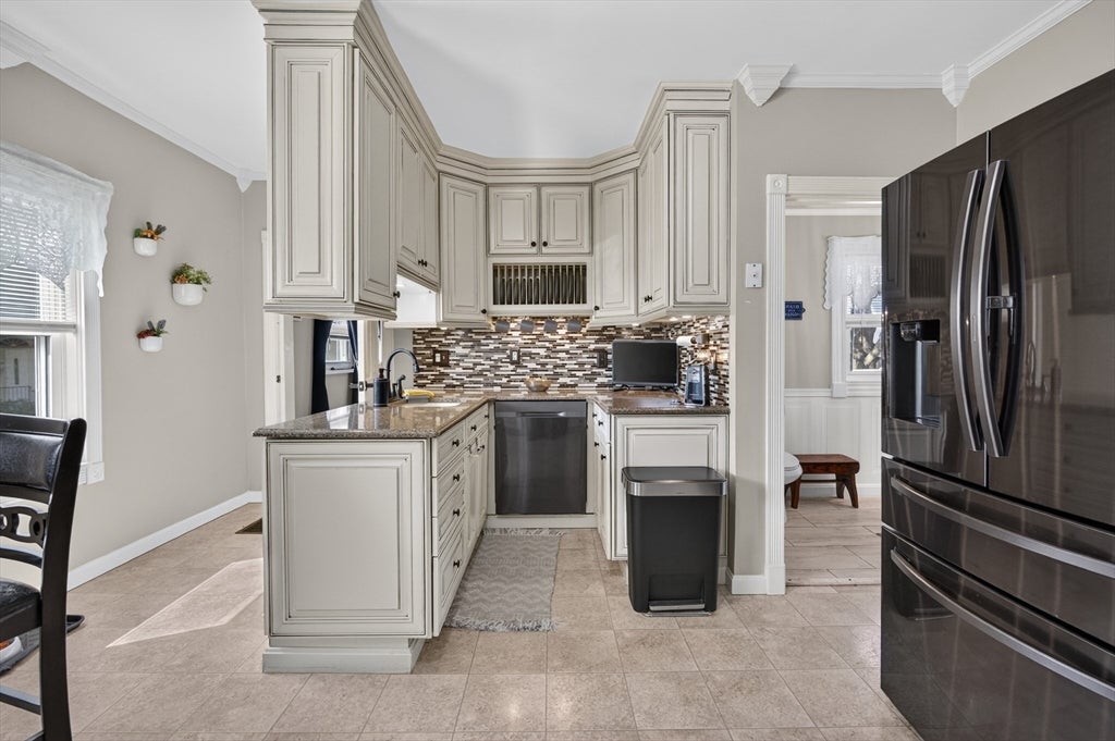 103 B St, Lowell, MA Photo #7