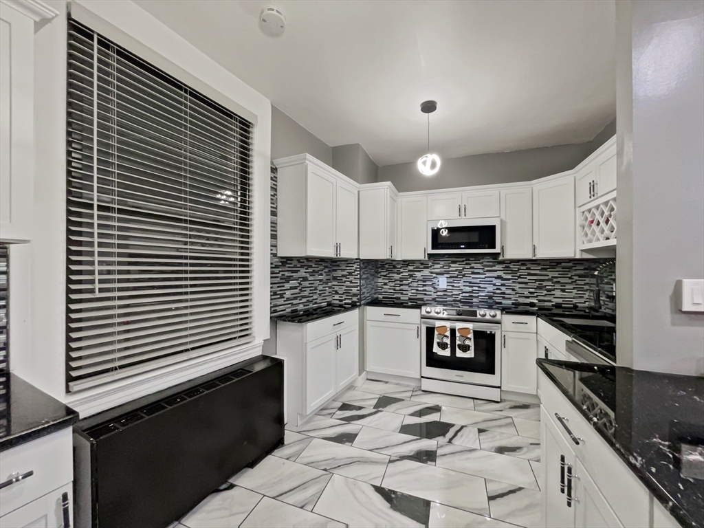 140 Chestnut St 706