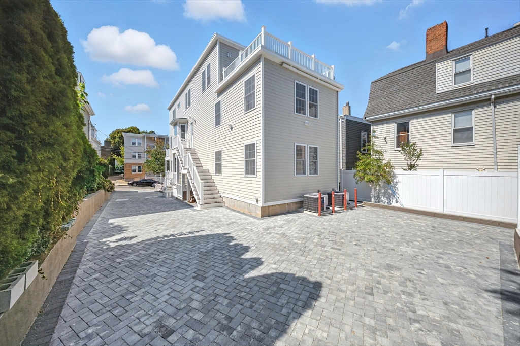 17 Bond St 2