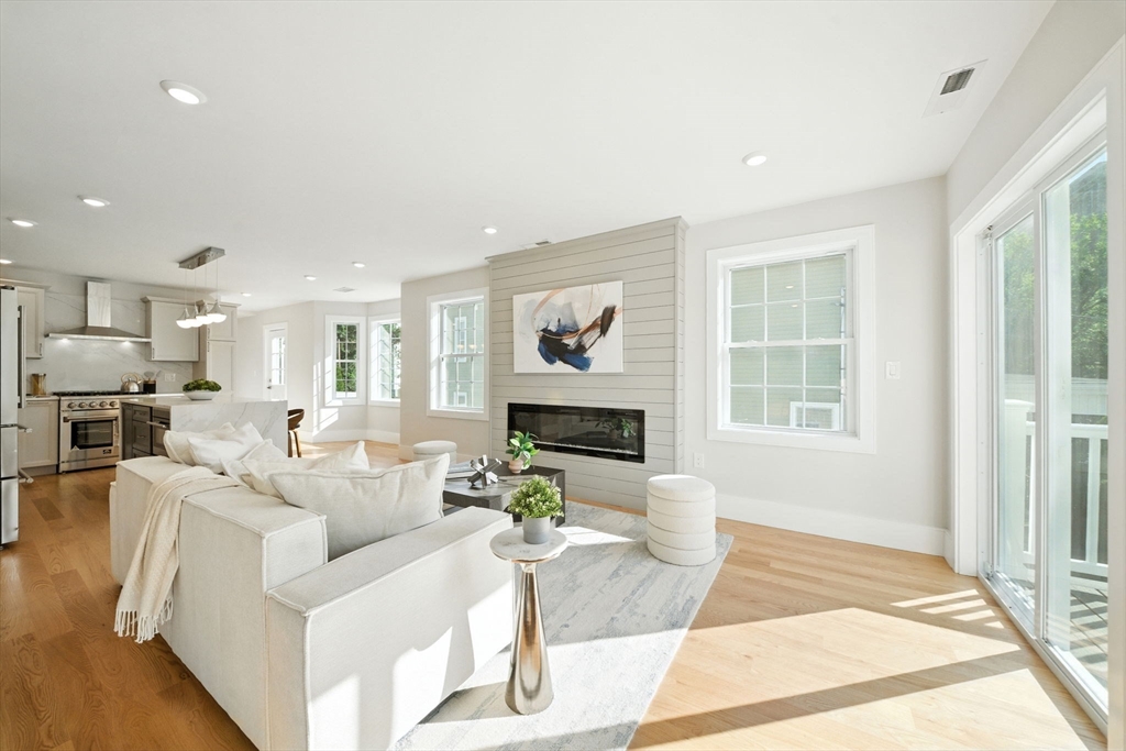 17 Bond St 2