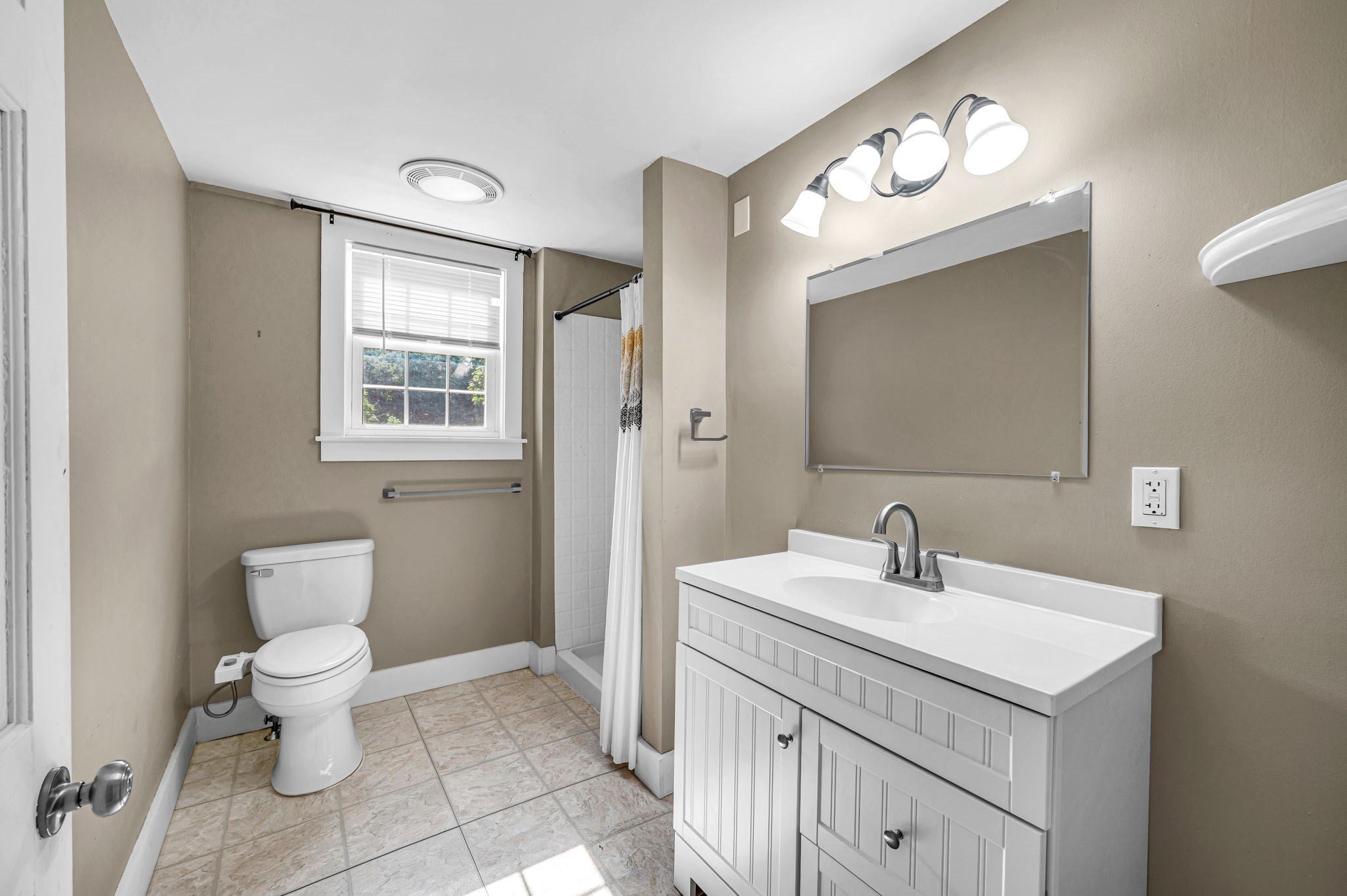 81 South St, Williamsburg, MA Photo #17