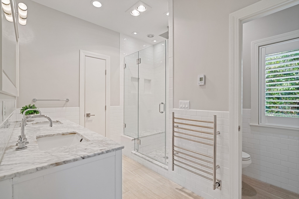 Dover, Massachusetts 02030, United States, 4 Bedrooms Bedrooms, ,4 BathroomsBathrooms,Residential,Pending,212433