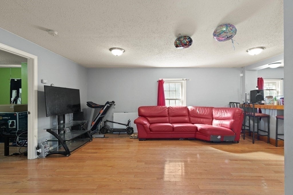 74 Chestnut St, Chelsea, MA, 74 Chestnut St, Chelsea, MA Photo #2