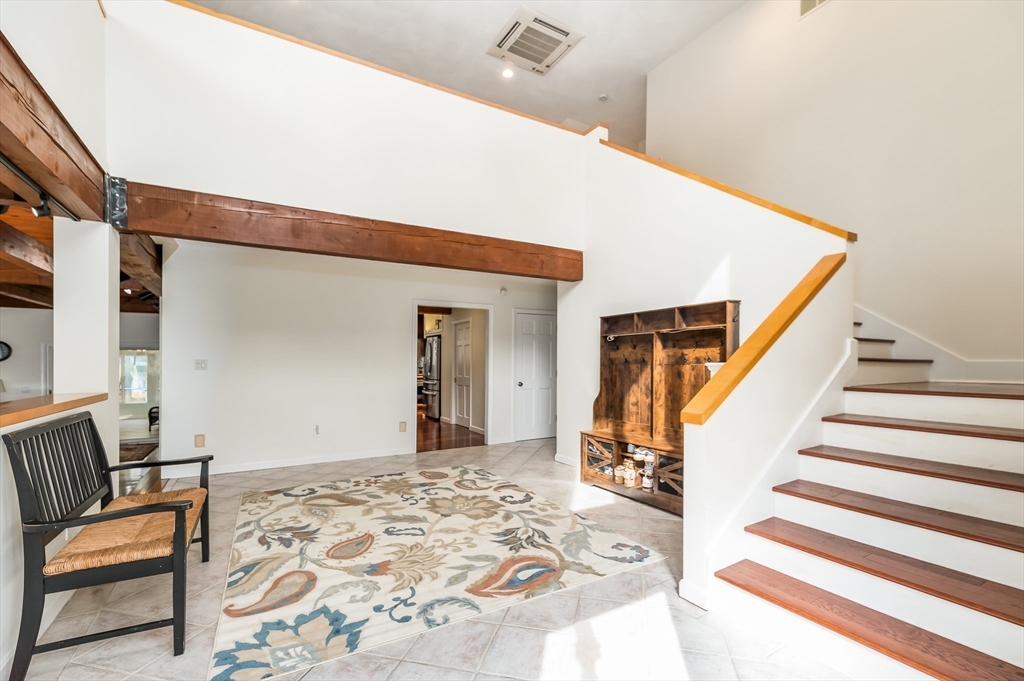 5 Comstock Lane