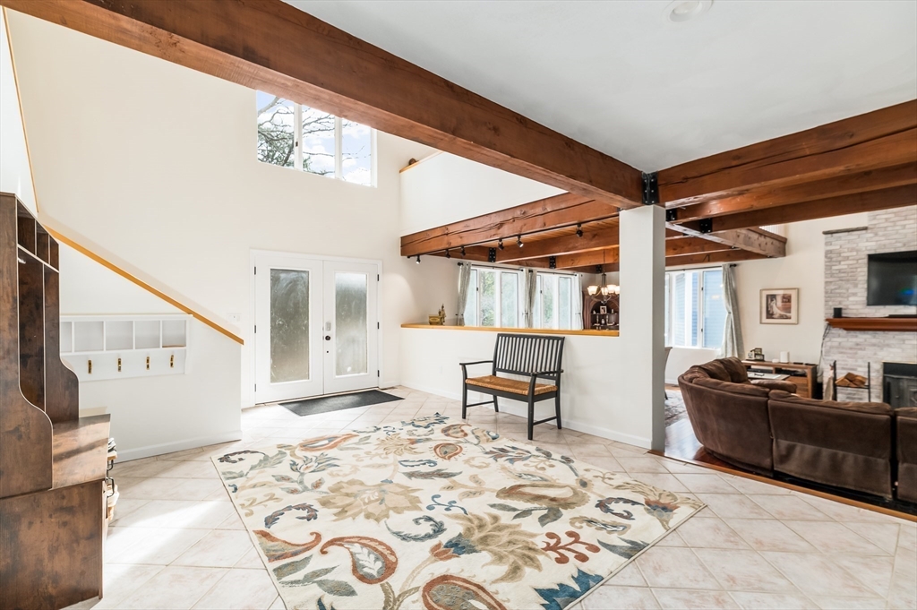5 Comstock Lane