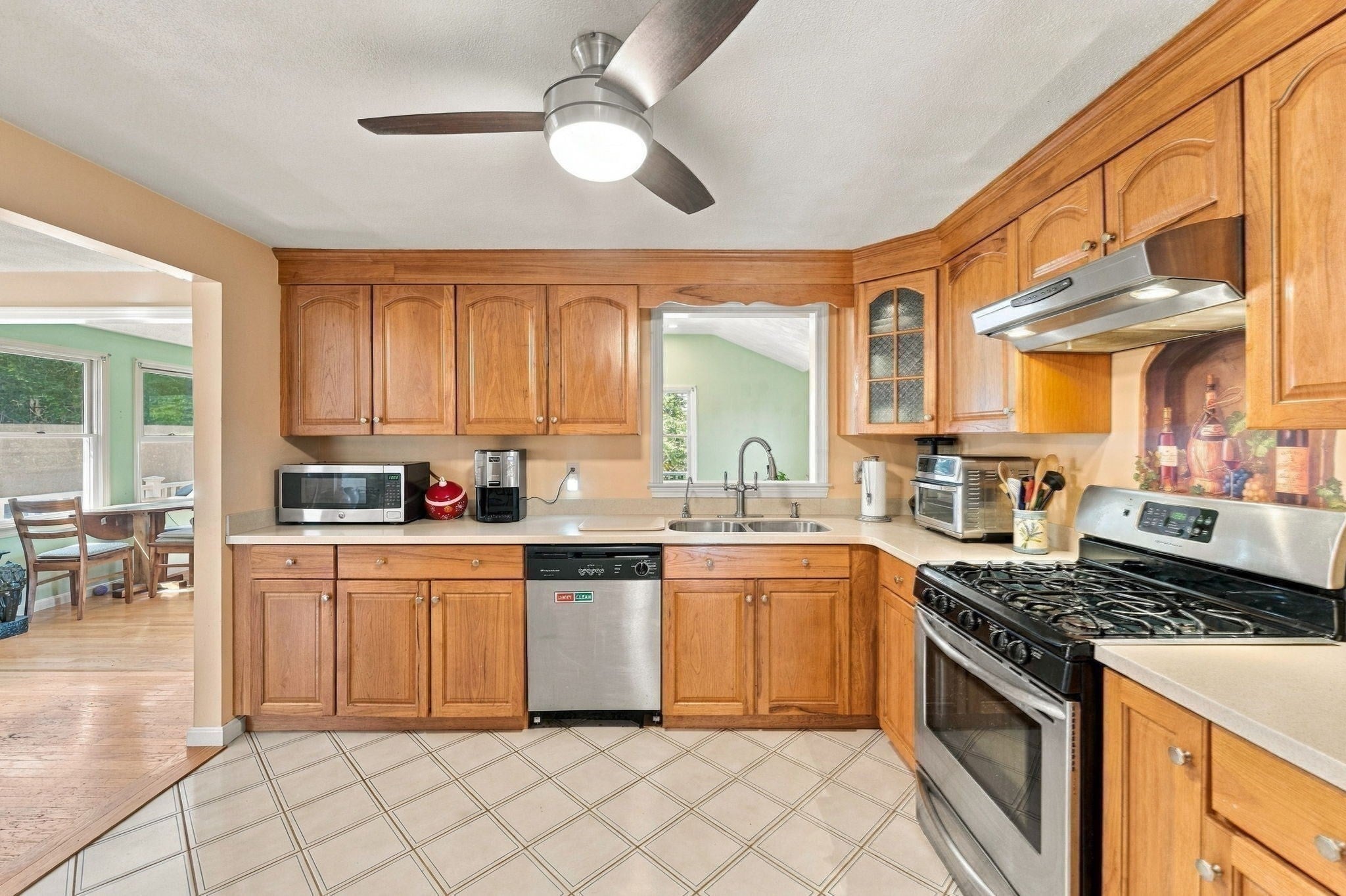 1 Lisa Drive, Woburn, MA, 1 Lisa Drive, Woburn, MA Photo #7
