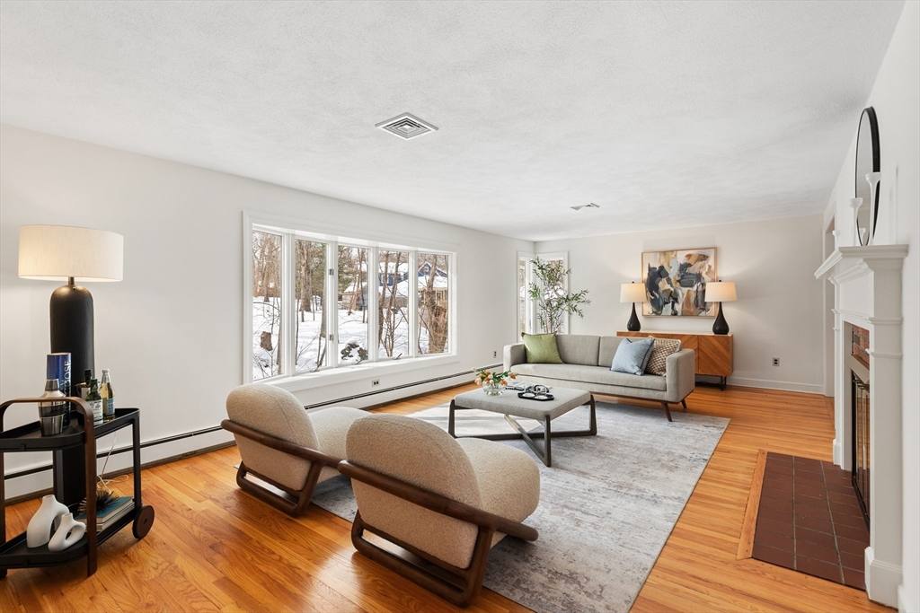 11 Menotomy Rocks Dr