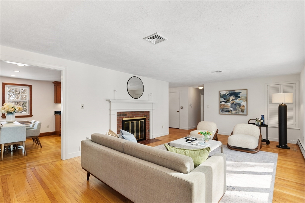 11 Menotomy Rocks Dr