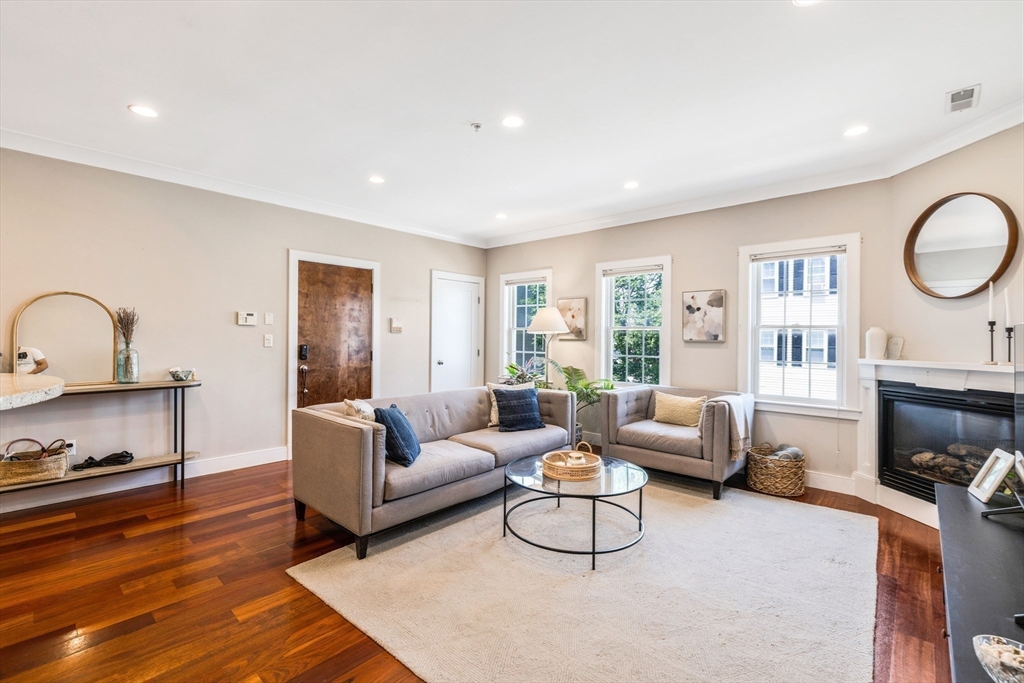 109 D St 4