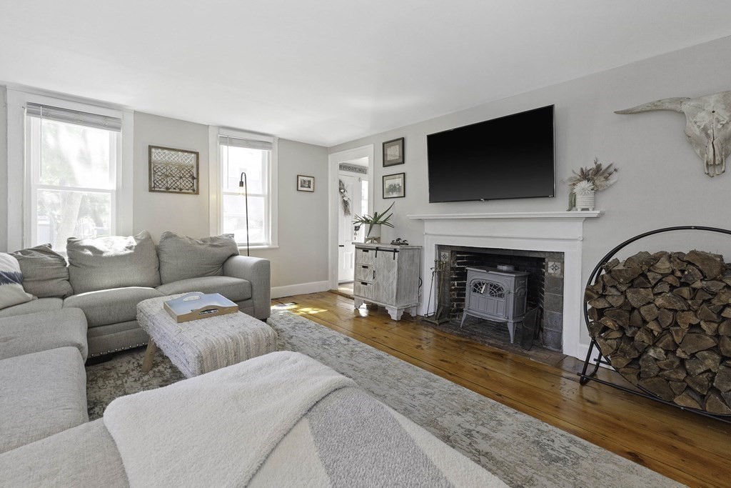 54 Ashland St, Newburyport, MA Photo #14