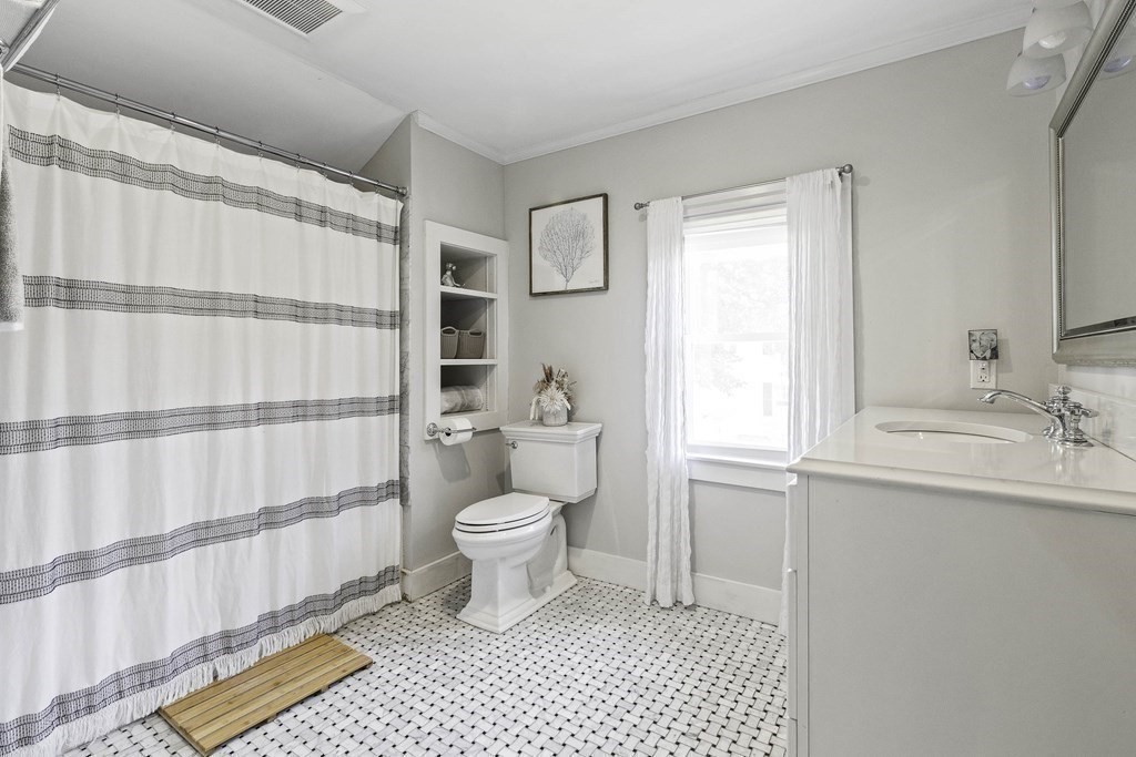54 Ashland St, Newburyport, MA Photo #21
