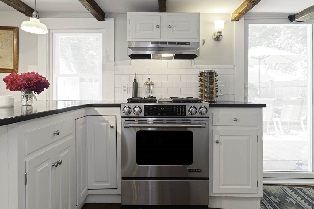 54 Ashland St, Newburyport, MA Photo #2