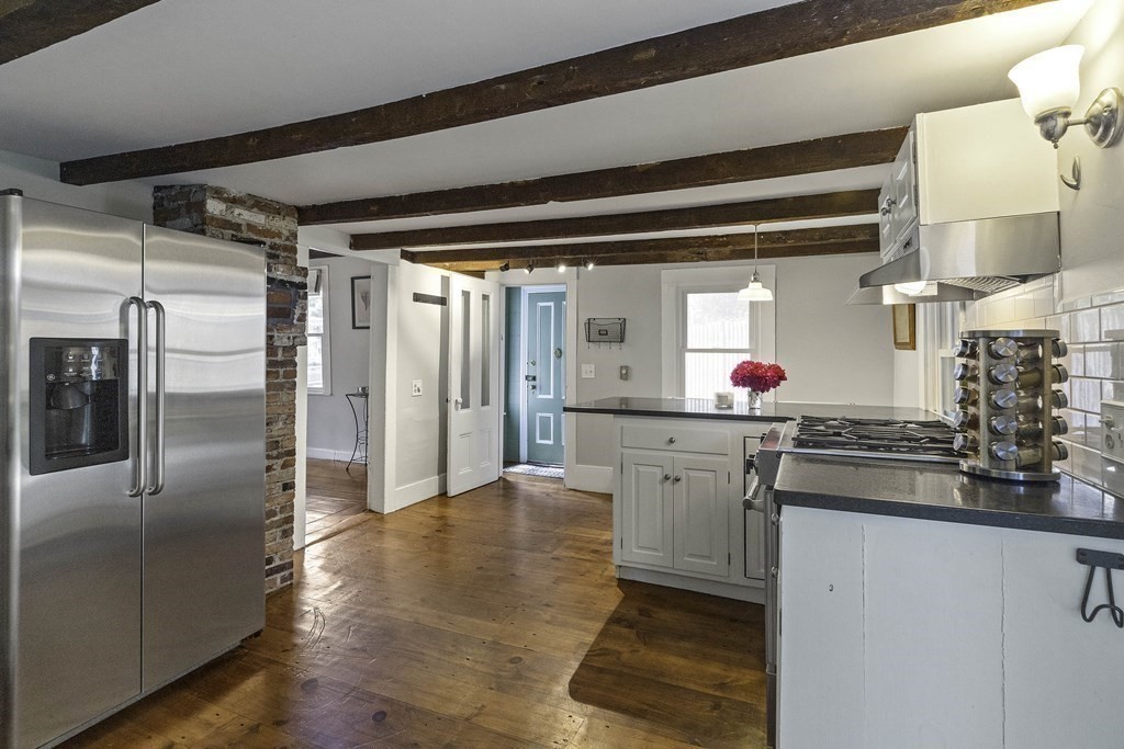 54 Ashland St, Newburyport, MA Photo #4