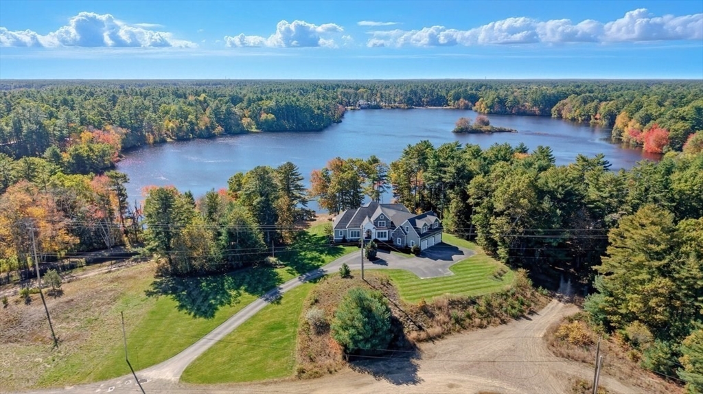 64 Wenham Rd
