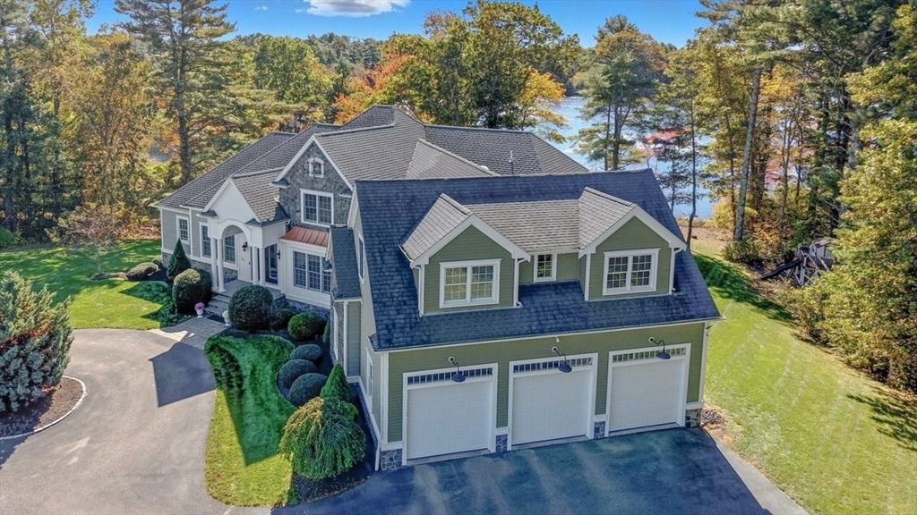 64 Wenham Rd