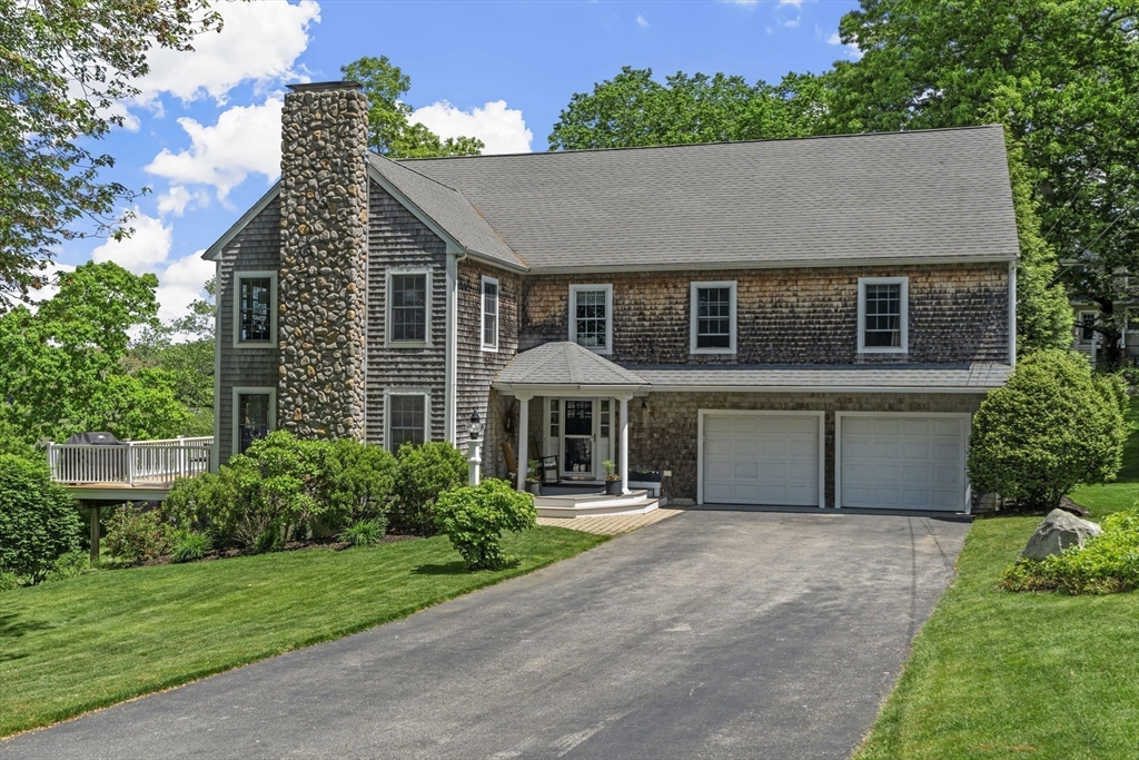 102 Riverside Circle