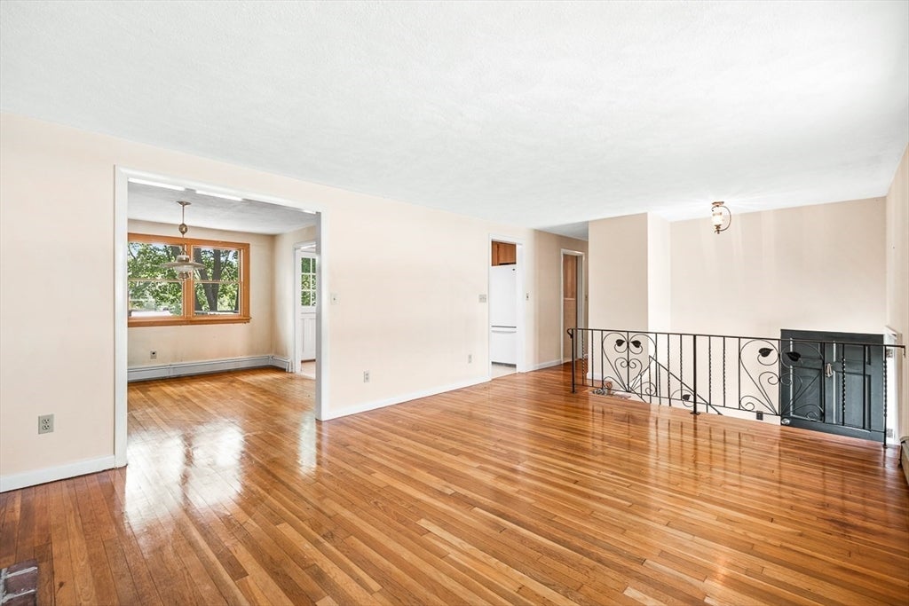 12 Hodgkins Dr