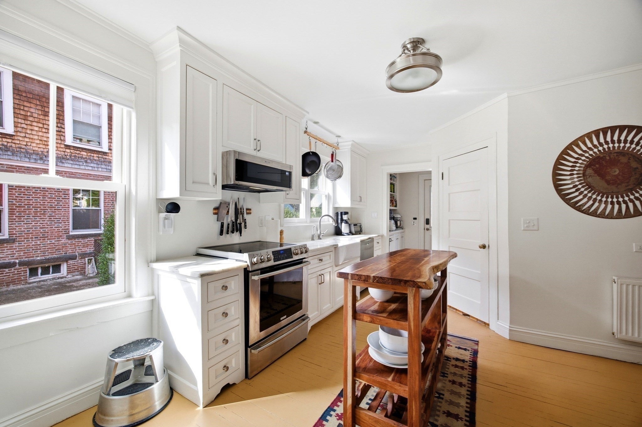 211 Crescent St