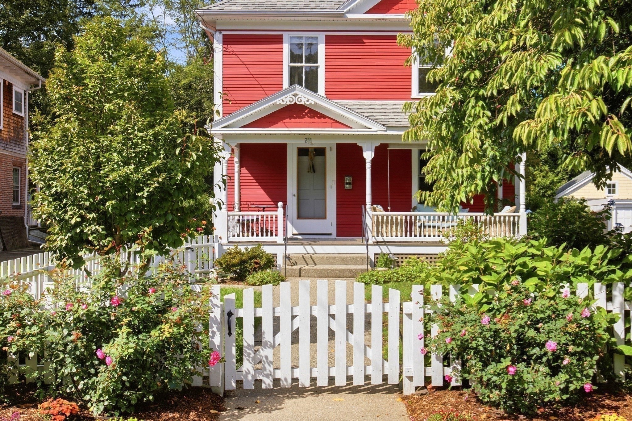 211 Crescent St