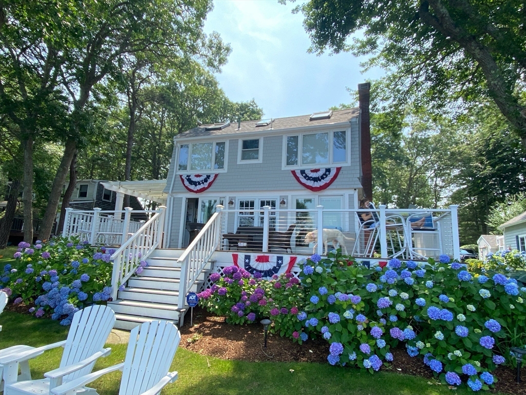 122 Point Of Pines Avenue
