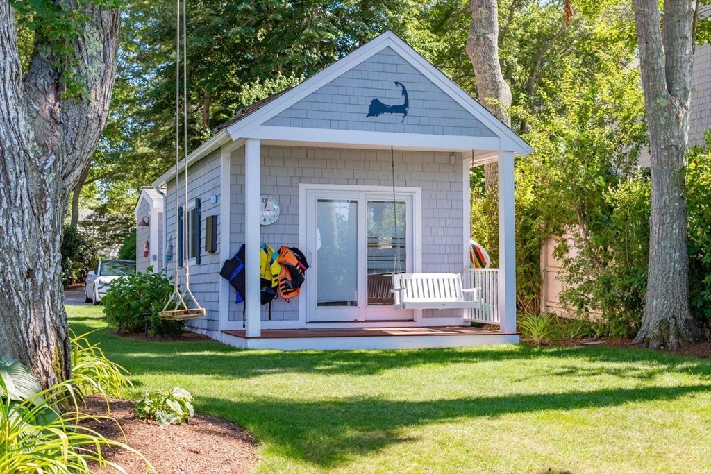122 Point Of Pines Avenue