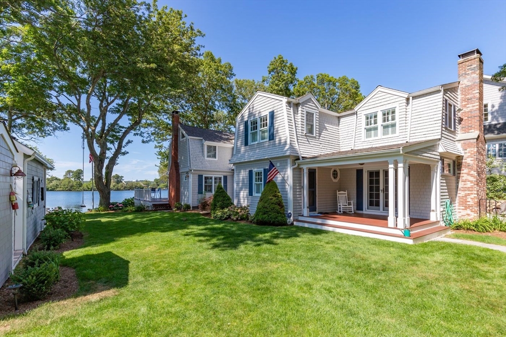 122 Point Of Pines Avenue