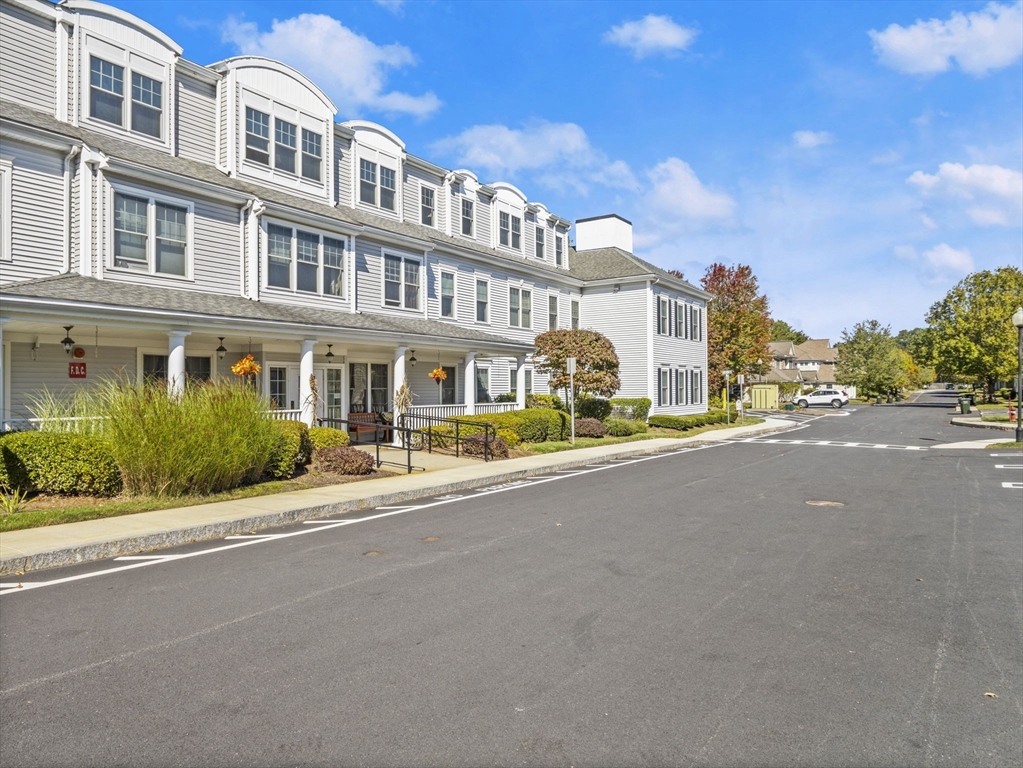 27 Hartland Way 309