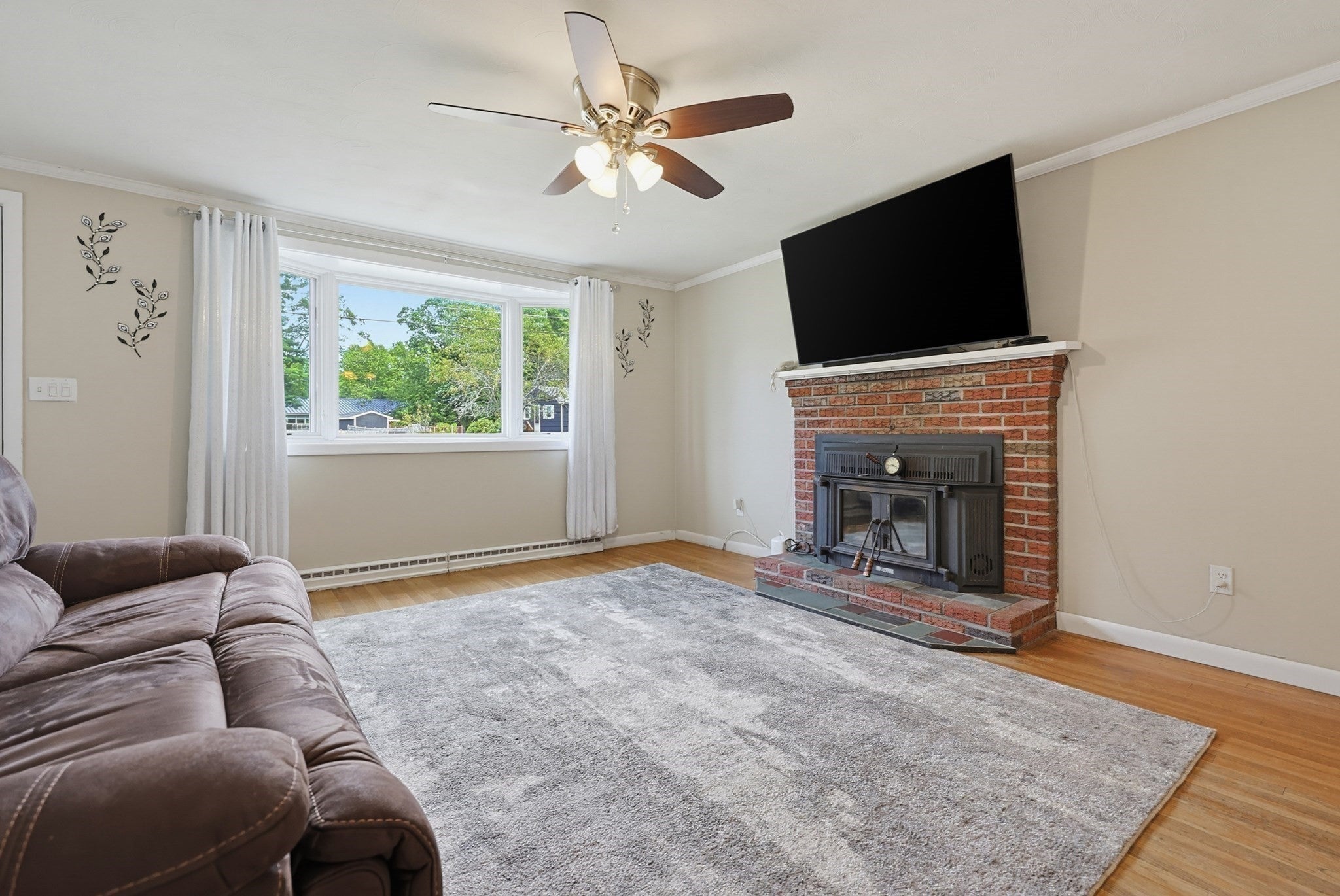 8 Pontiac Rd