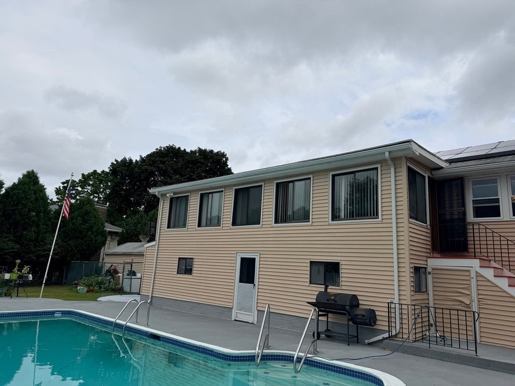 17 Valley Rd, Stoneham, MA, 17 Valley Rd, Stoneham, MA Photo #2