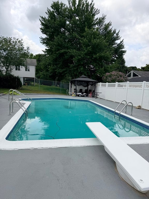 17 Valley Rd, Stoneham, MA, 17 Valley Rd, Stoneham, MA Photo #3