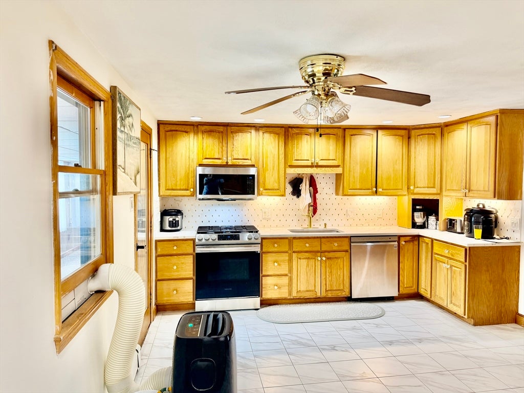 17 Valley Rd, Stoneham, MA, 17 Valley Rd, Stoneham, MA Photo #8