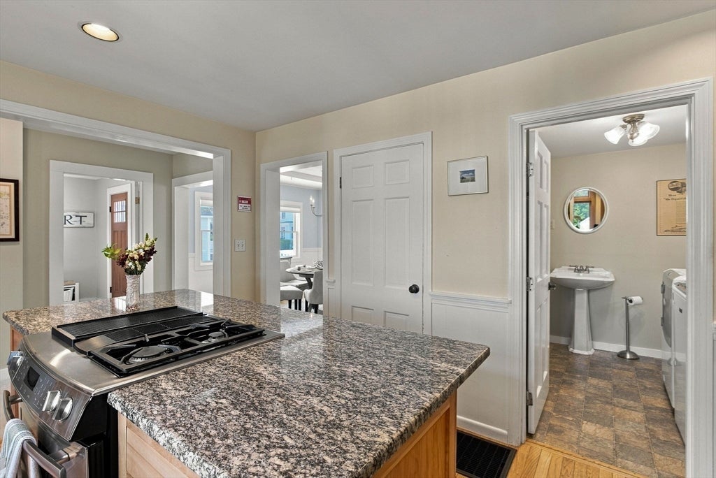 18 Jackson St, Newburyport, MA, 18 Jackson St, Newburyport, MA Photo #17