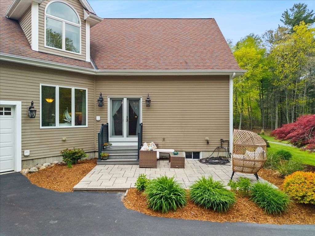 4 Alberta Ln, Lakeville, MA Photo #3