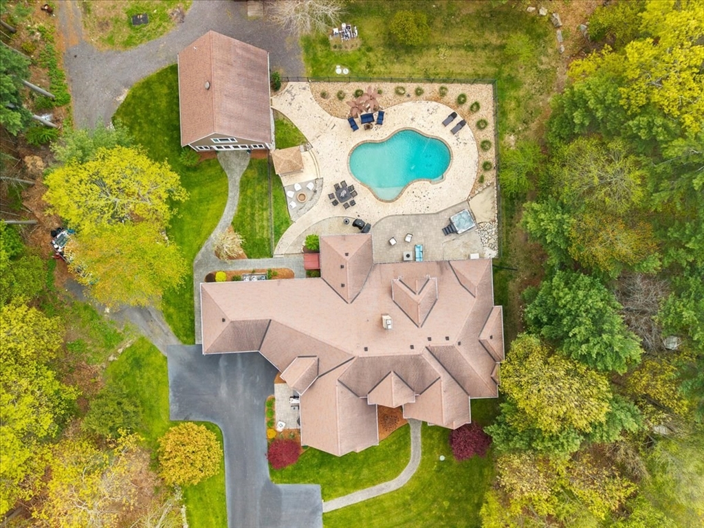 4 Alberta Ln, Lakeville, MA Photo #42