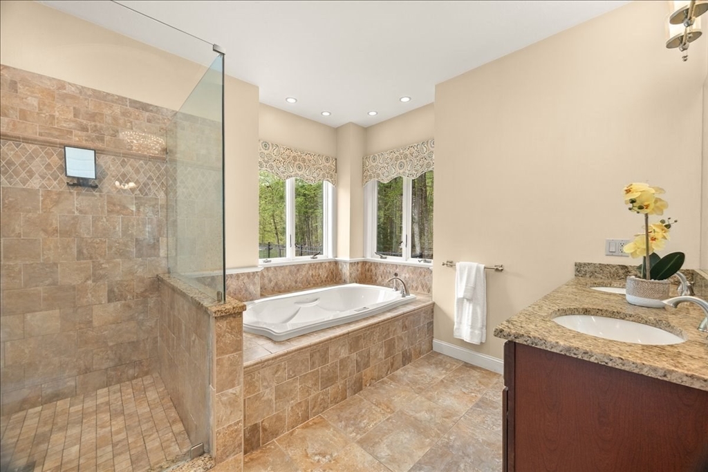4 Alberta Ln, Lakeville, MA Photo #28