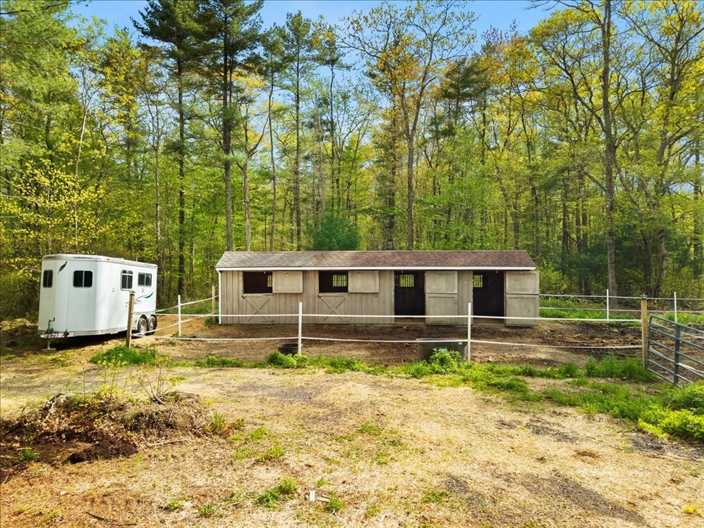 4 Alberta Ln, Lakeville, MA Photo #15