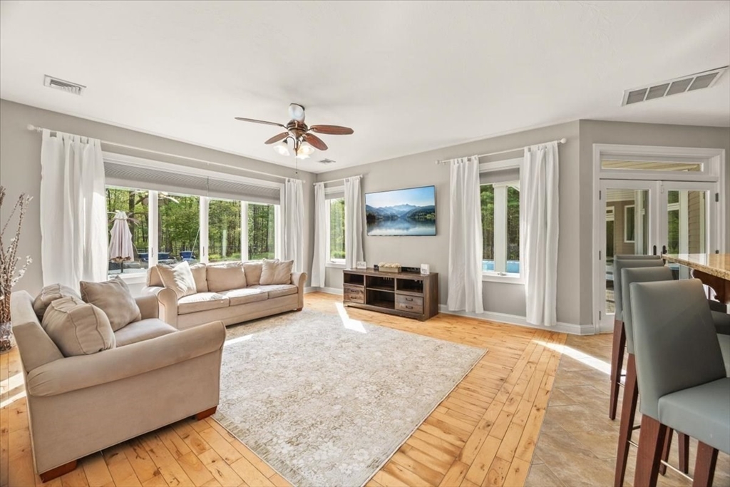 4 Alberta Ln, Lakeville, MA Photo #26