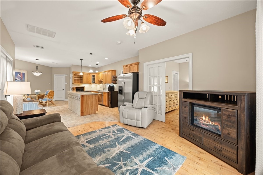 4 Alberta Ln, Lakeville, MA Photo #37