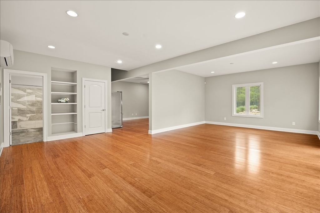 4 Alberta Ln, Lakeville, MA Photo #39