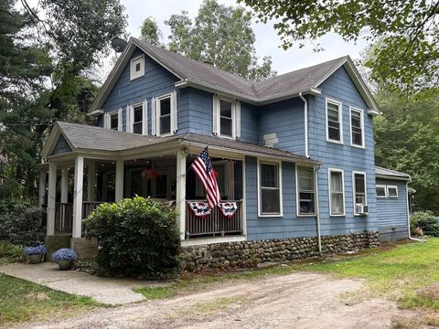 33 Spencer St Millis MA 02054