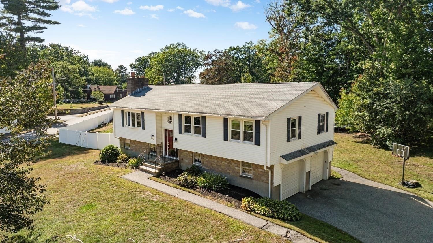 Photo of 48 Marcia Rd, Wilmington, MA