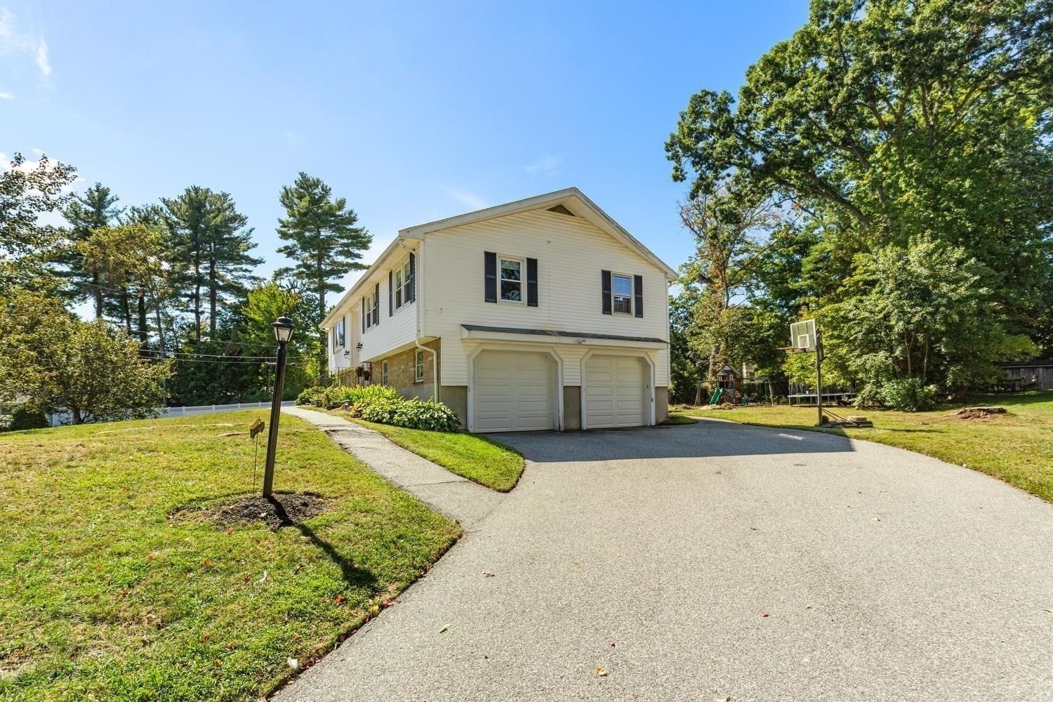 48 Marcia Rd