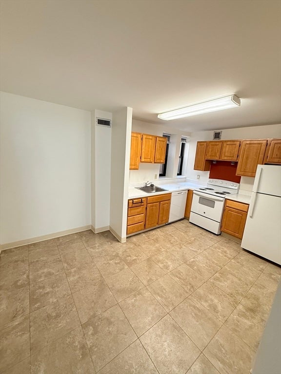 Click for 83 Westland Avenue #301, Boston, MA slideshow Click for 83 Westland Avenue #301, Boston, MA slideshow