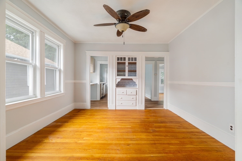 Cambridge, Massachusetts 02138, United States, 3 Bedrooms Bedrooms, ,1 BathroomBathrooms,Residential,Active,143765