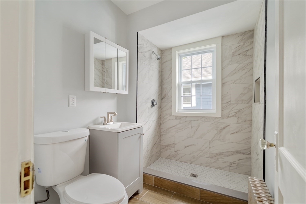 Cambridge, Massachusetts 02138, United States, 3 Bedrooms Bedrooms, ,1 BathroomBathrooms,Residential,Active,143765