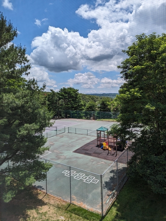 Franklin, Massachusetts 02038, United States, 2 Bedrooms Bedrooms, ,1 BathroomBathrooms,Residential,Active,203952