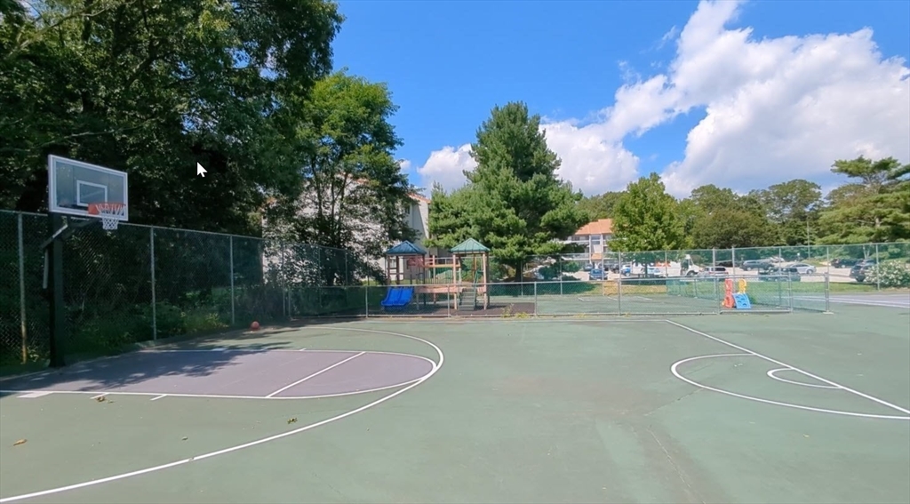 Franklin, Massachusetts 02038, United States, 2 Bedrooms Bedrooms, ,1 BathroomBathrooms,Residential,Active,203952