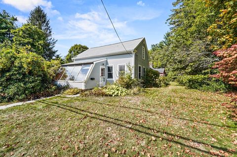 32 West St Paxton MA 01612