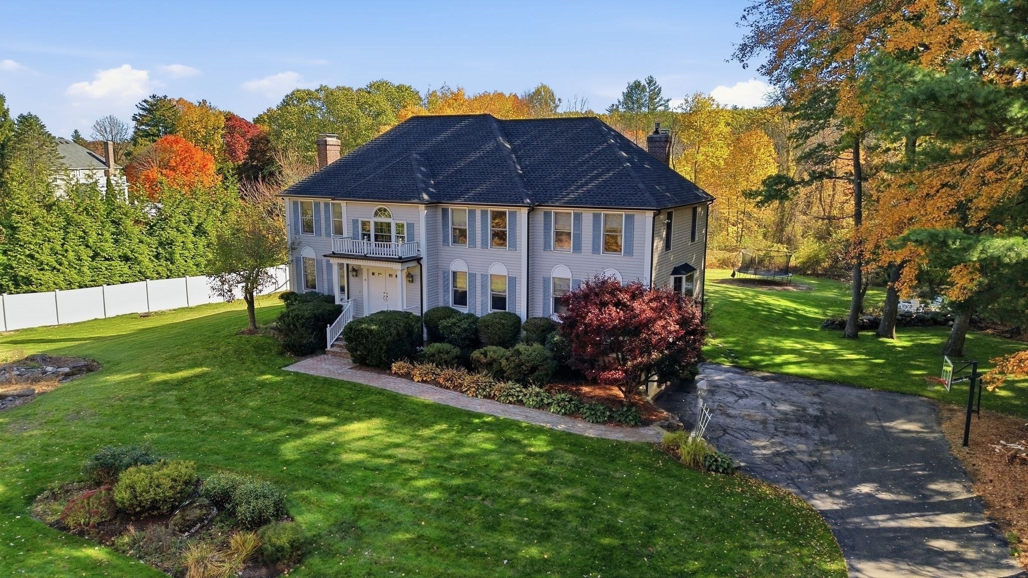8 Cloverfield Dr