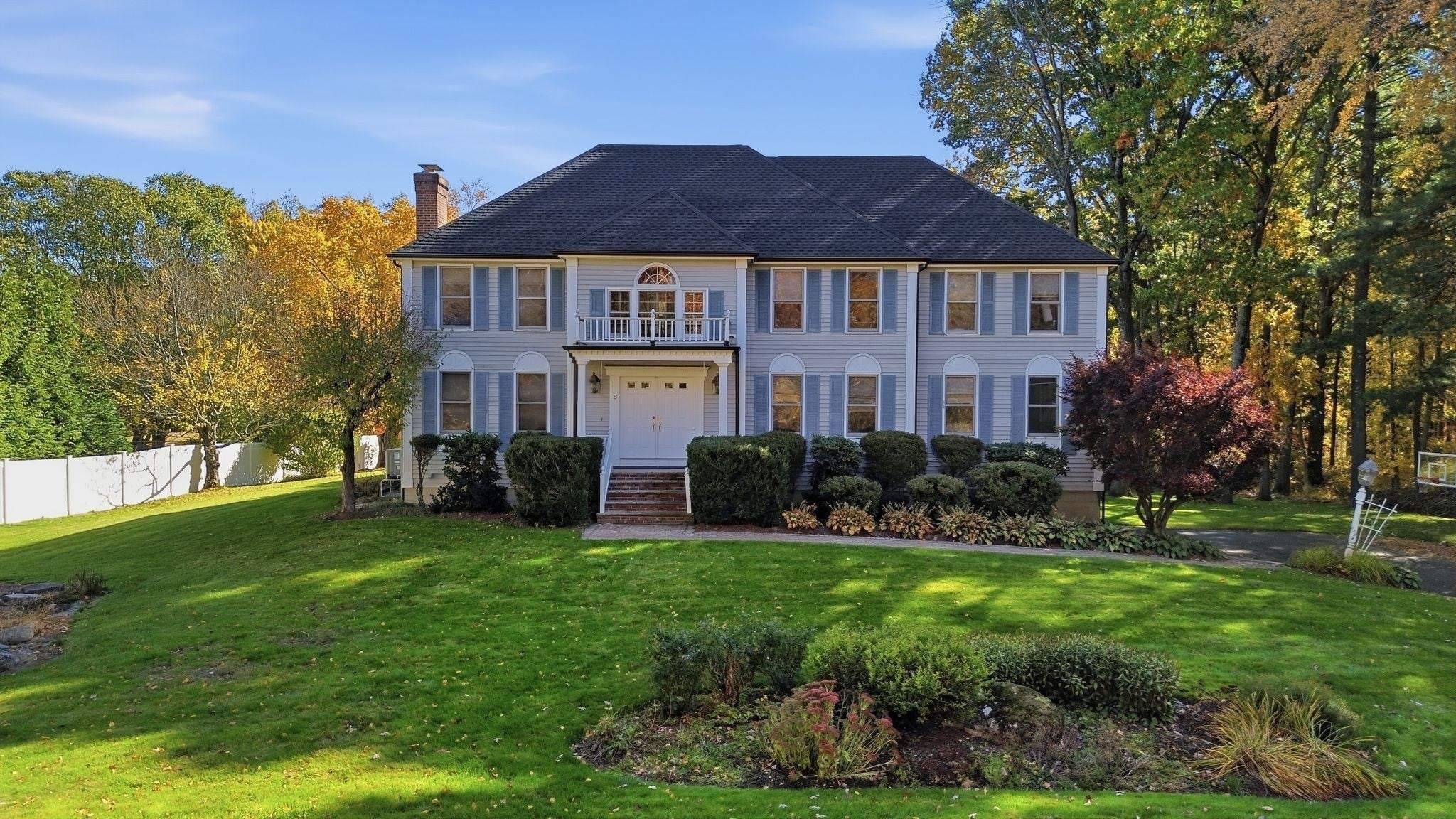 8 Cloverfield Dr